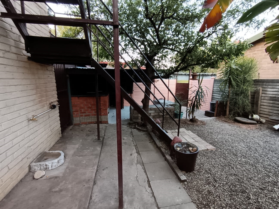 3 Bedroom Property for Sale in Geelhoutpark North West